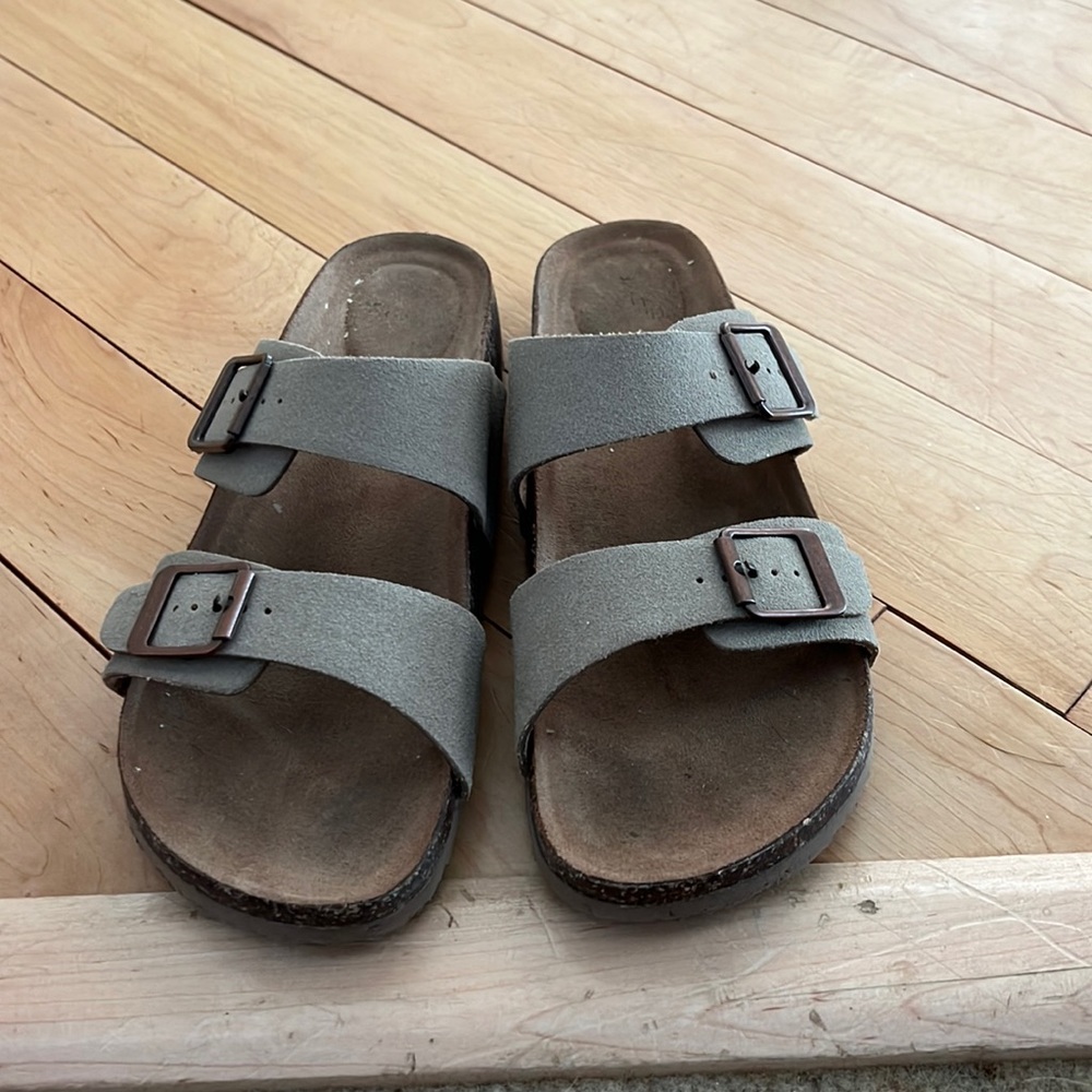 Time and Tru Sandals
